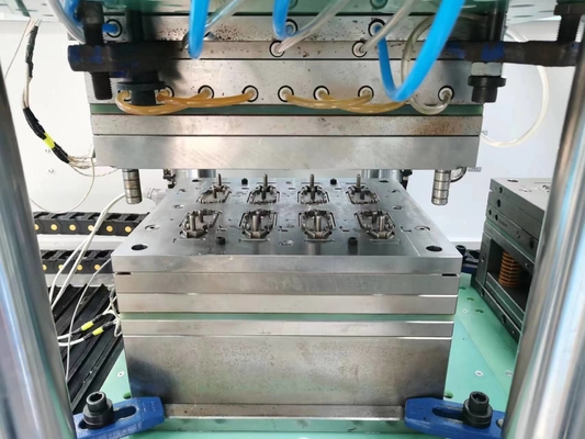 液体シリコーン射出成形 LSR プラスチック CNC EDM 複数のキャビティ