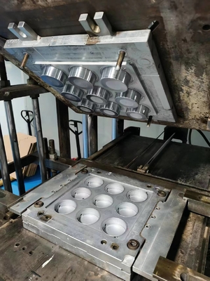 液体シリコーン射出成形 LSR プラスチック CNC EDM 複数のキャビティ